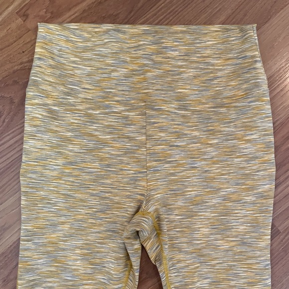 Outdoor Voices Flow Freeform 7/8 Leggings Sunset Yellow/Gray Workout Gym Medium - Picture 4 of 12